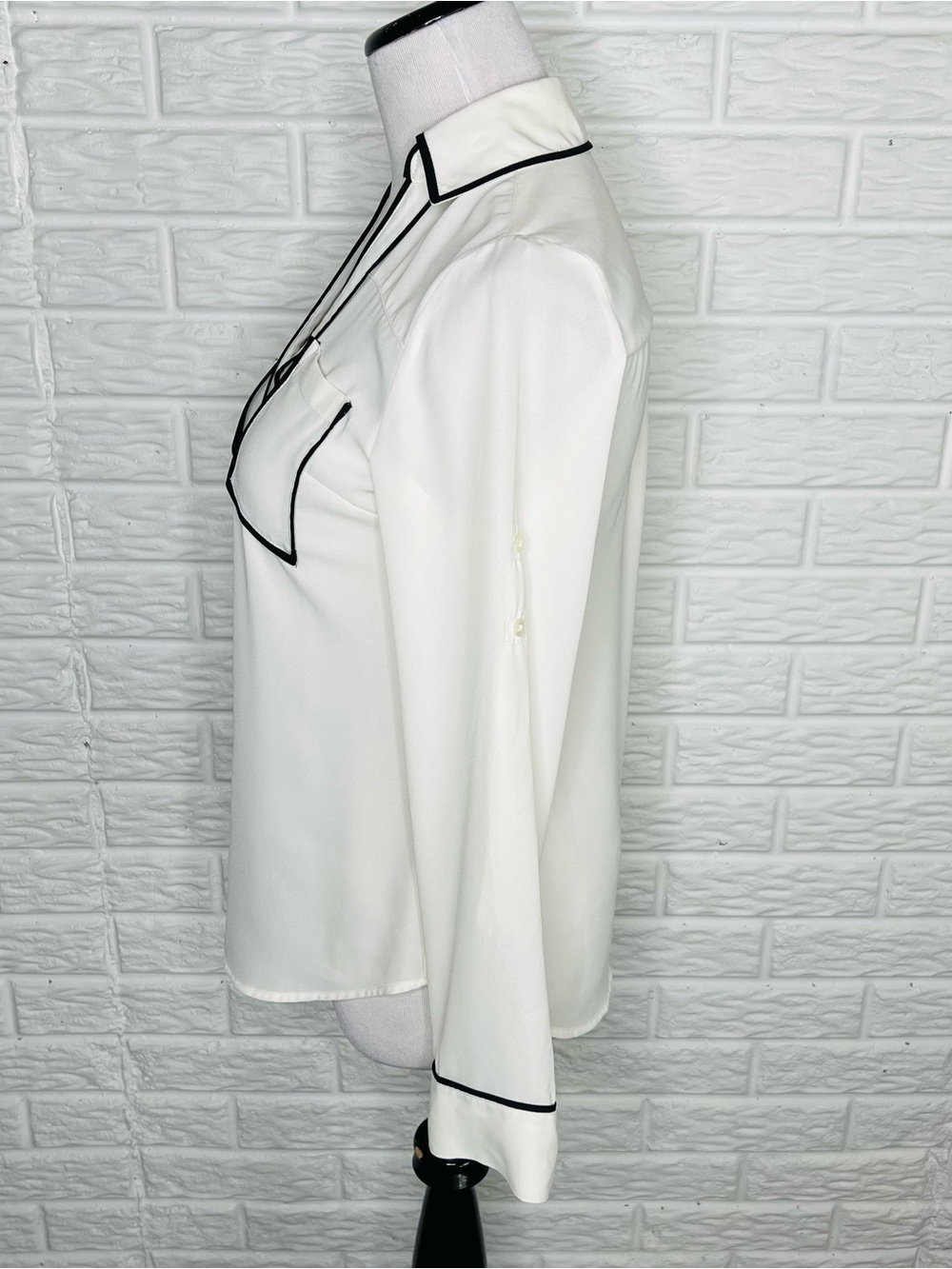 EXPRESS White and Black Button Up Portofino Blouse Size XS - Picture 5 of 8